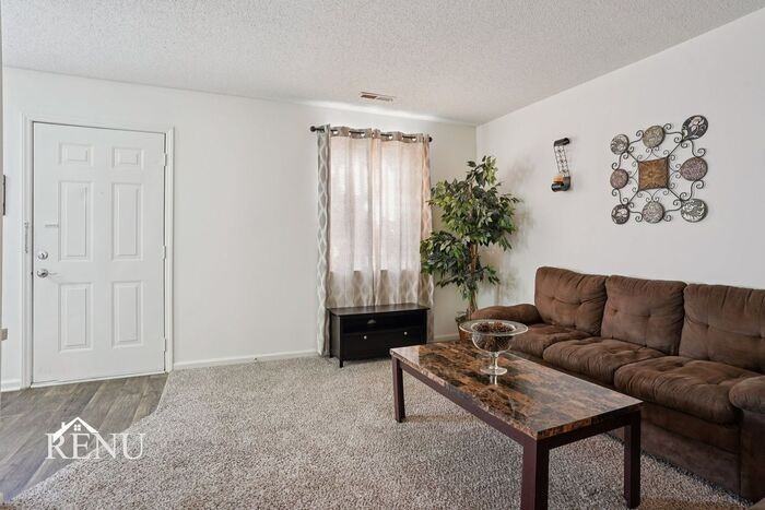 504 Michael St - Photo 4 of 35