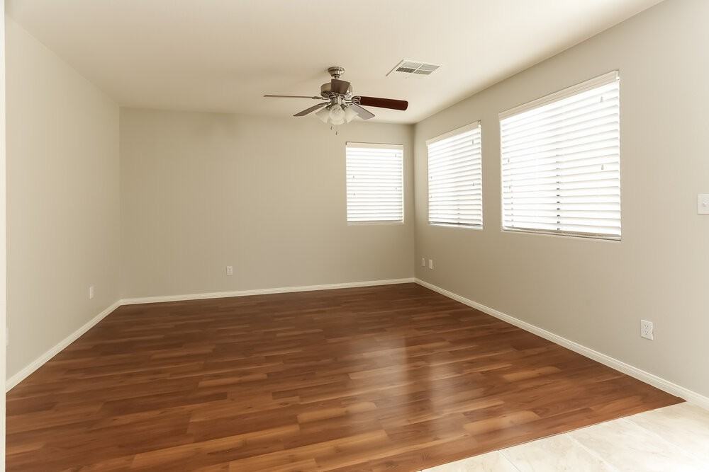9477 Grandview Spring Ave - Photo 5 of 17