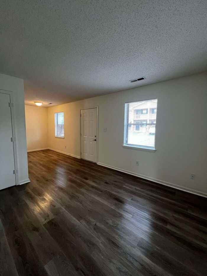 502 Michael St - Photo 3 of 24