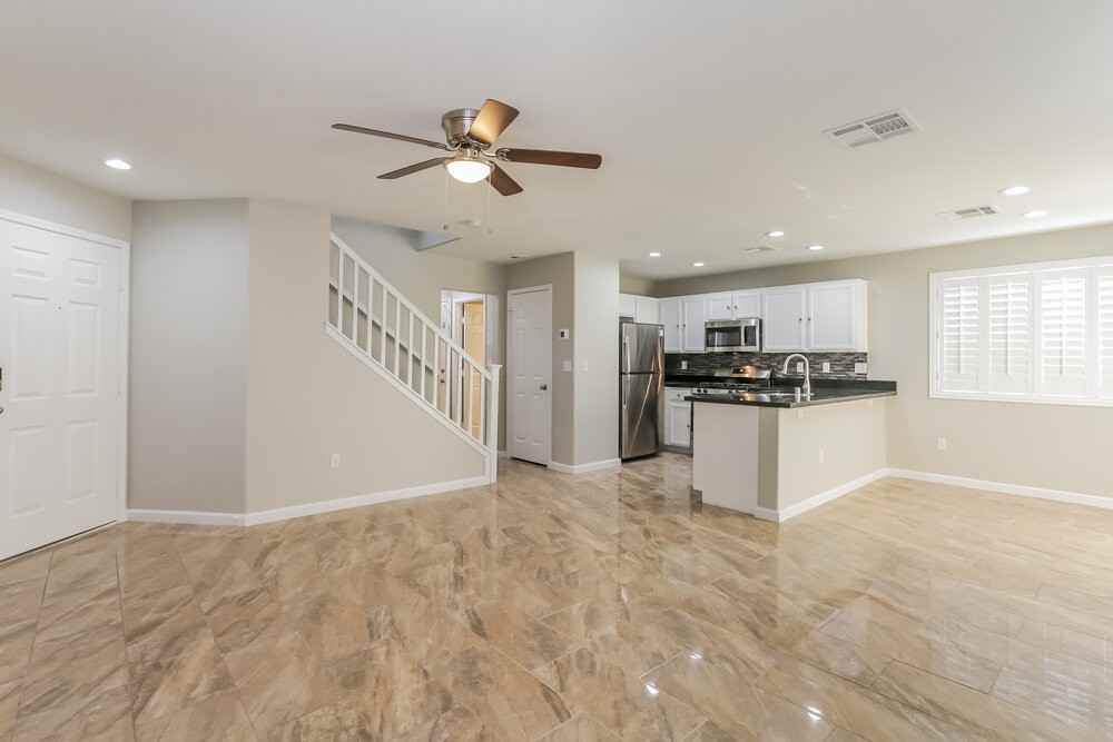 9327 Pyrope Ct - Photo 5 of 17