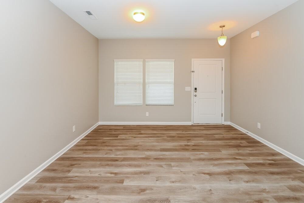 3343 Saddlebrook Dr - Photo 5 of 17