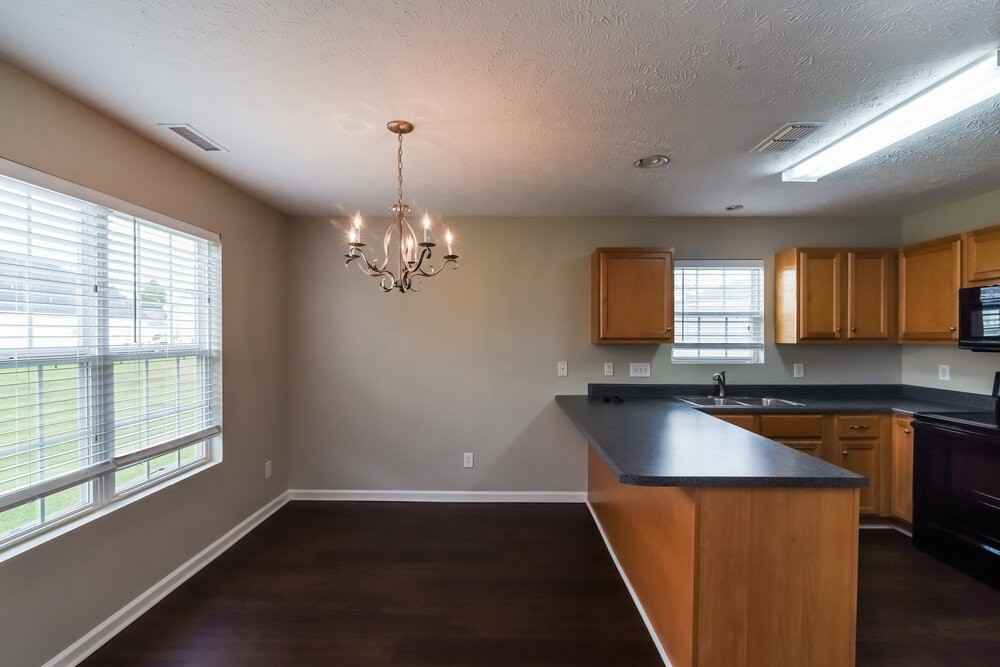 1548 Destiny Dr - Photo 4 of 15