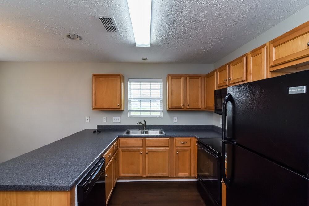 1548 Destiny Dr - Photo 5 of 15
