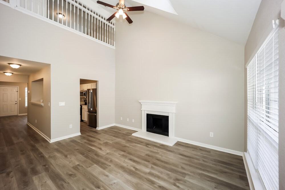 4423 Ravenwood Dr - Photo 4 of 17