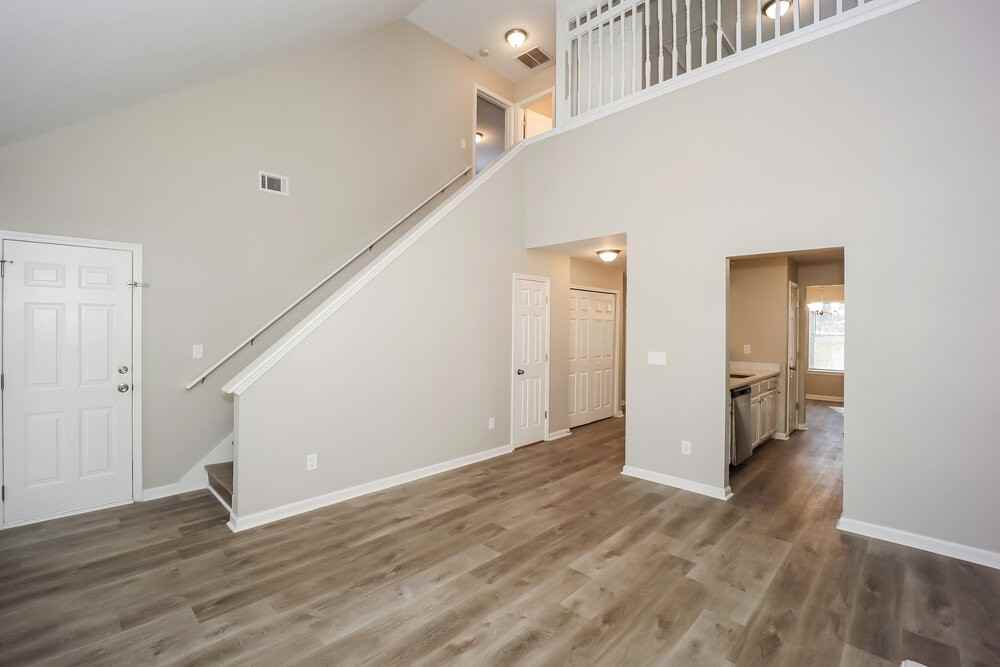 4423 Ravenwood Dr - Photo 6 of 17