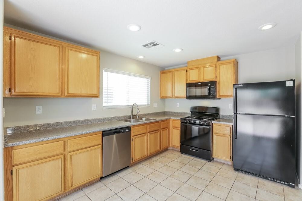 8621 Palomino Ranch St - Photo 5 of 17