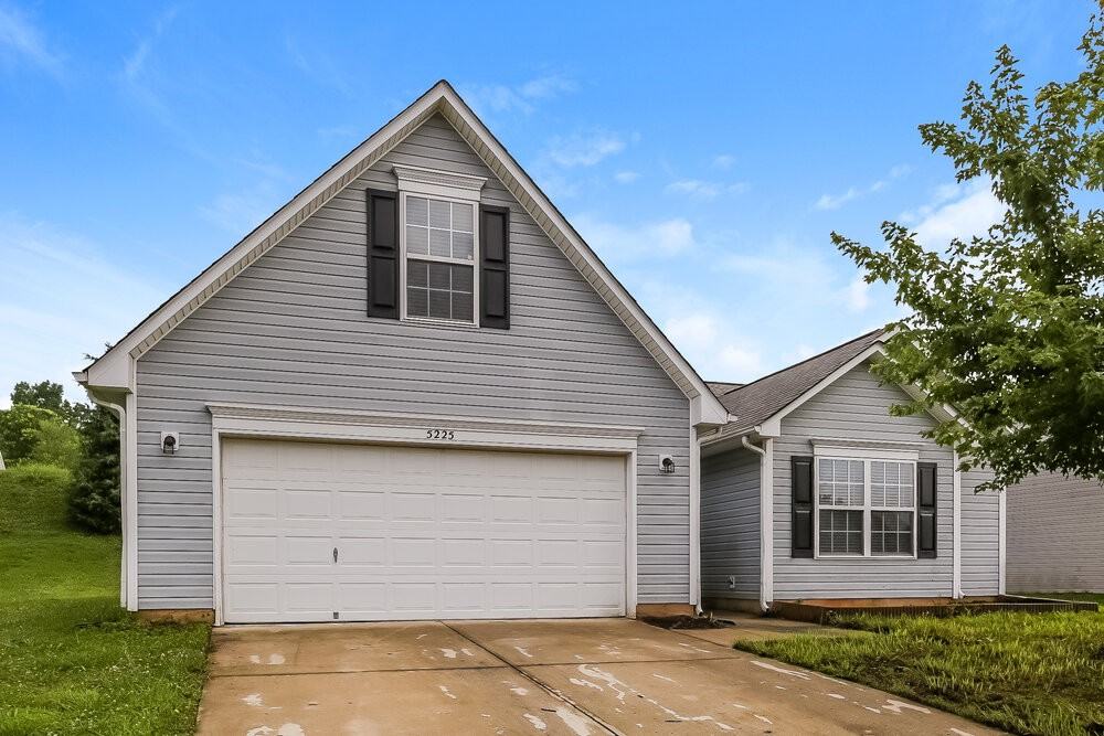 5225 Hildreth Ct - Photo 4 of 17