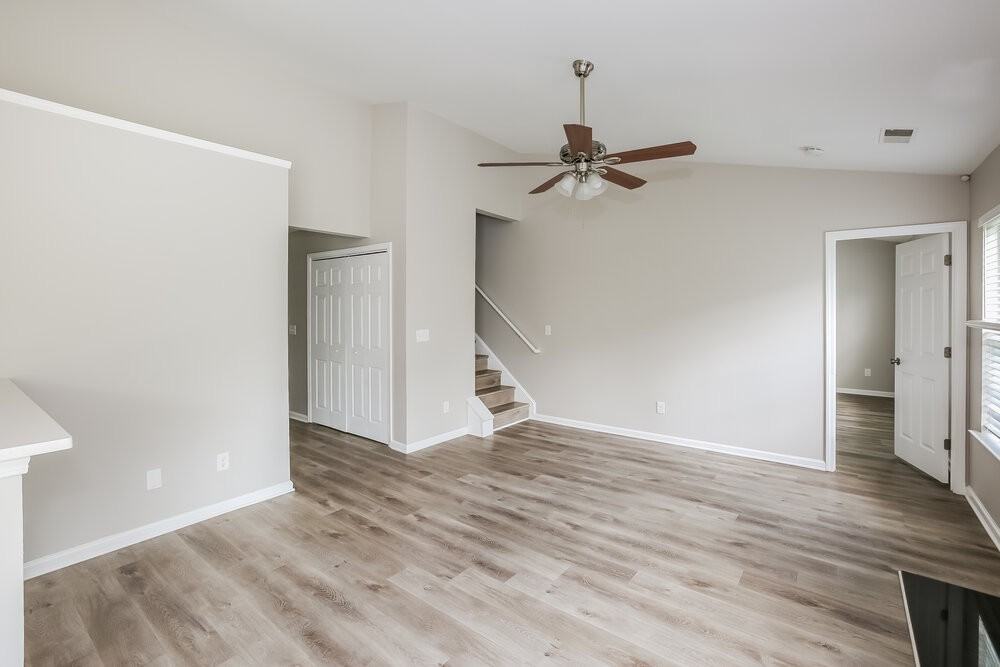 5225 Hildreth Ct - Photo 6 of 17