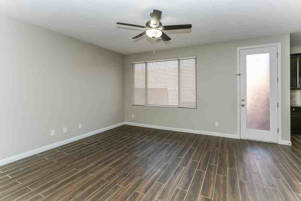 7215 Mulberry Forest St - Photo 4 of 17