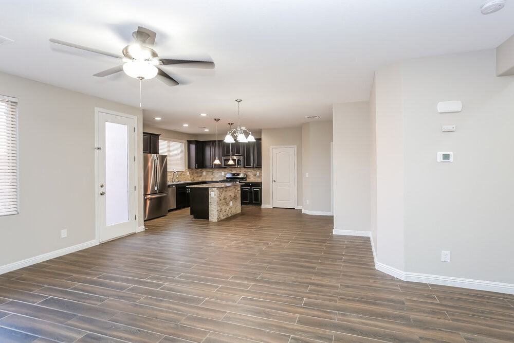 7215 Mulberry Forest St - Photo 6 of 17