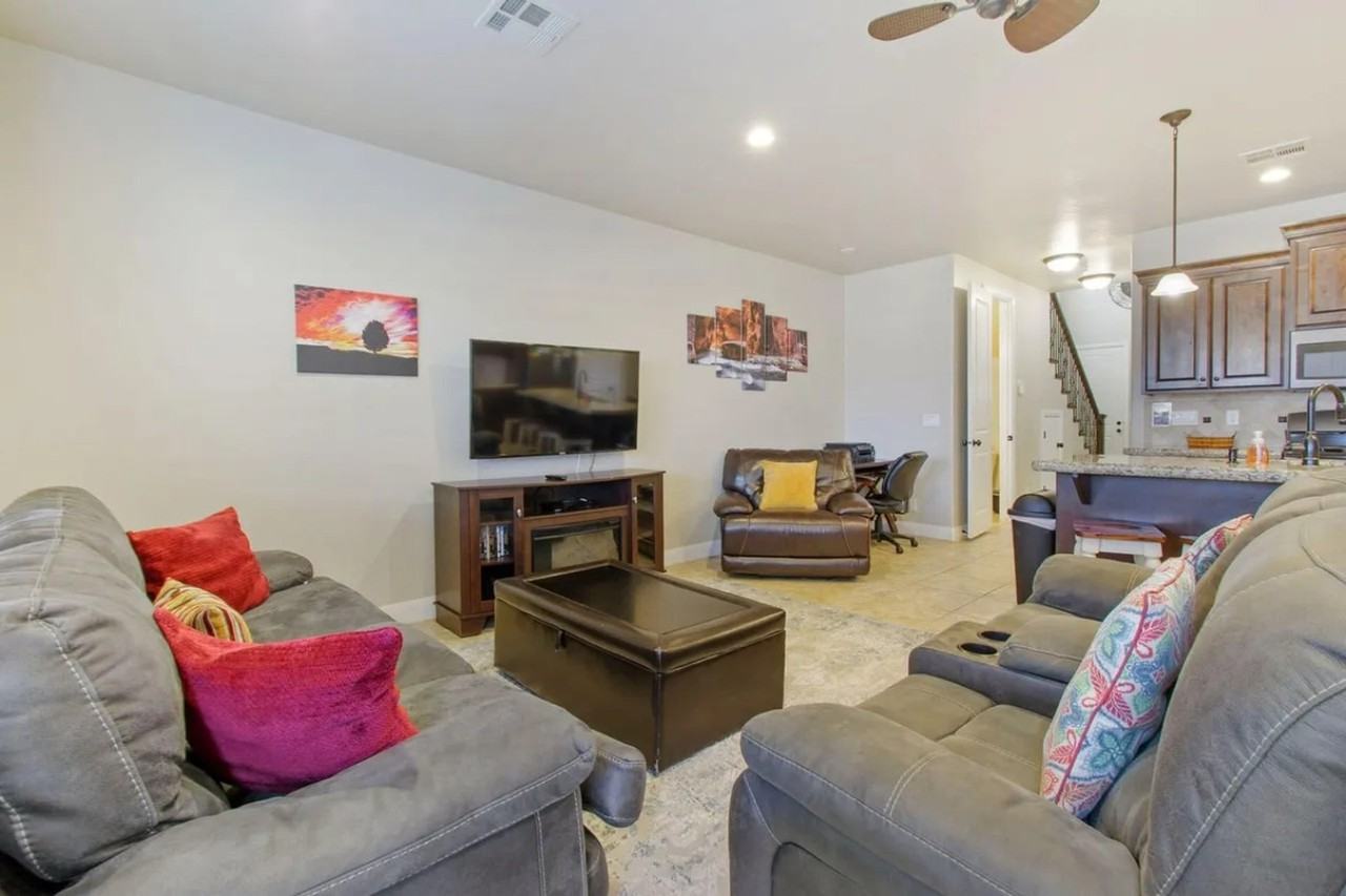 4241 E Razor Ridge Dr #1516251P - Photo 3 of 10