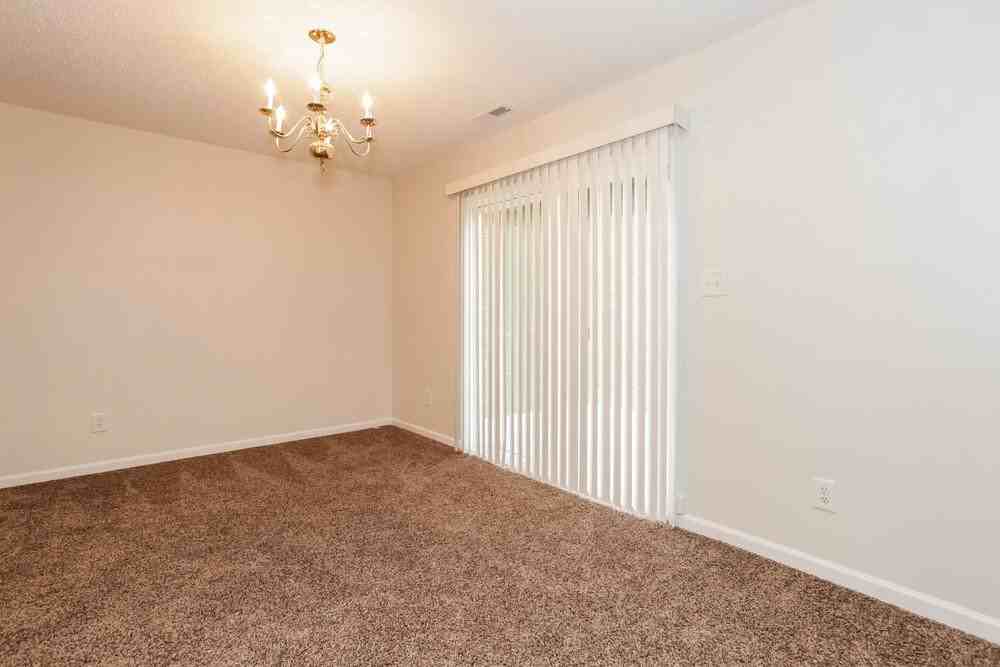 14014 Riding Hill Ave - Photo 7 of 25