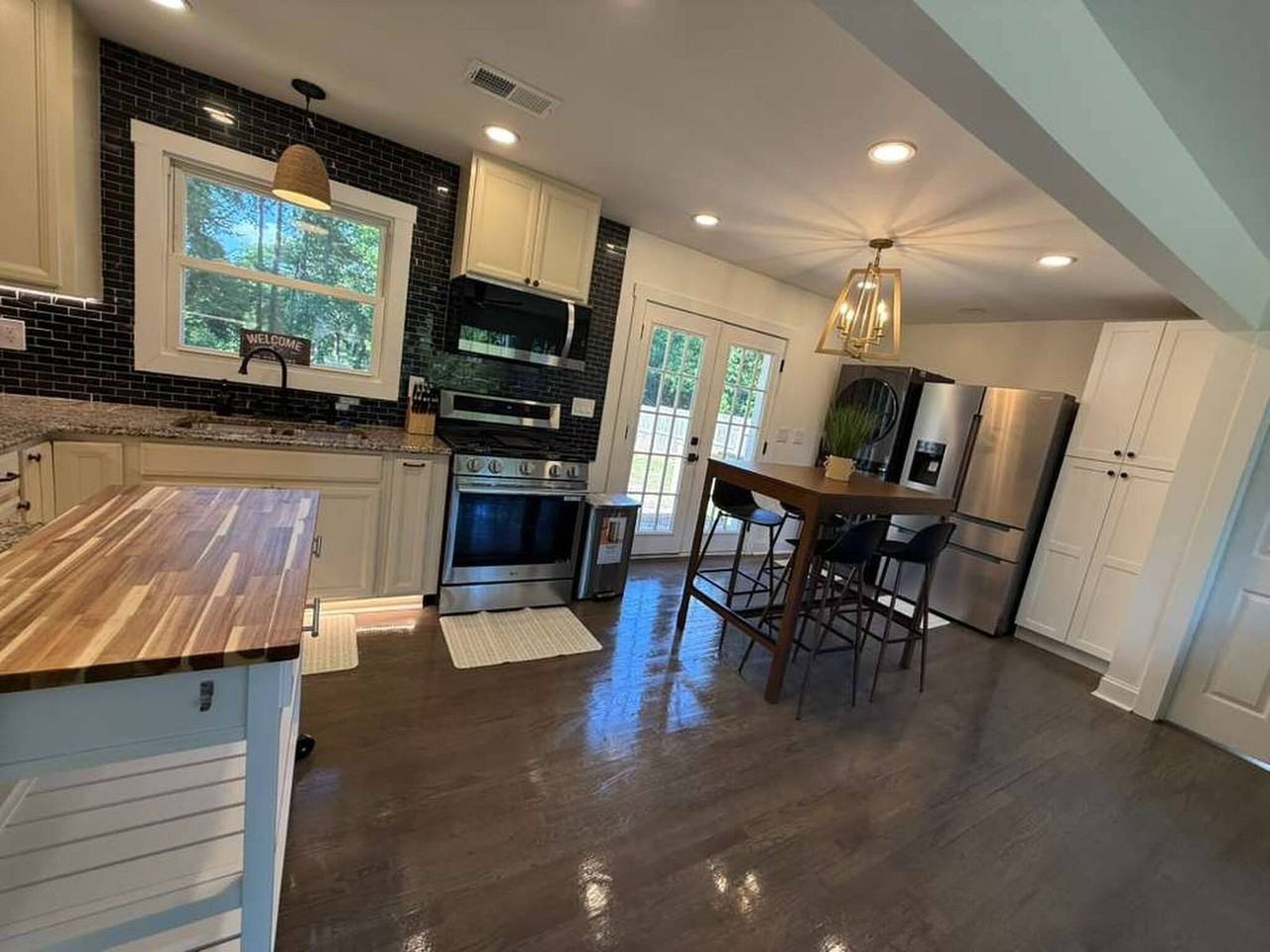 145 Melinda Way Se #1536680P - Photo 3 of 24