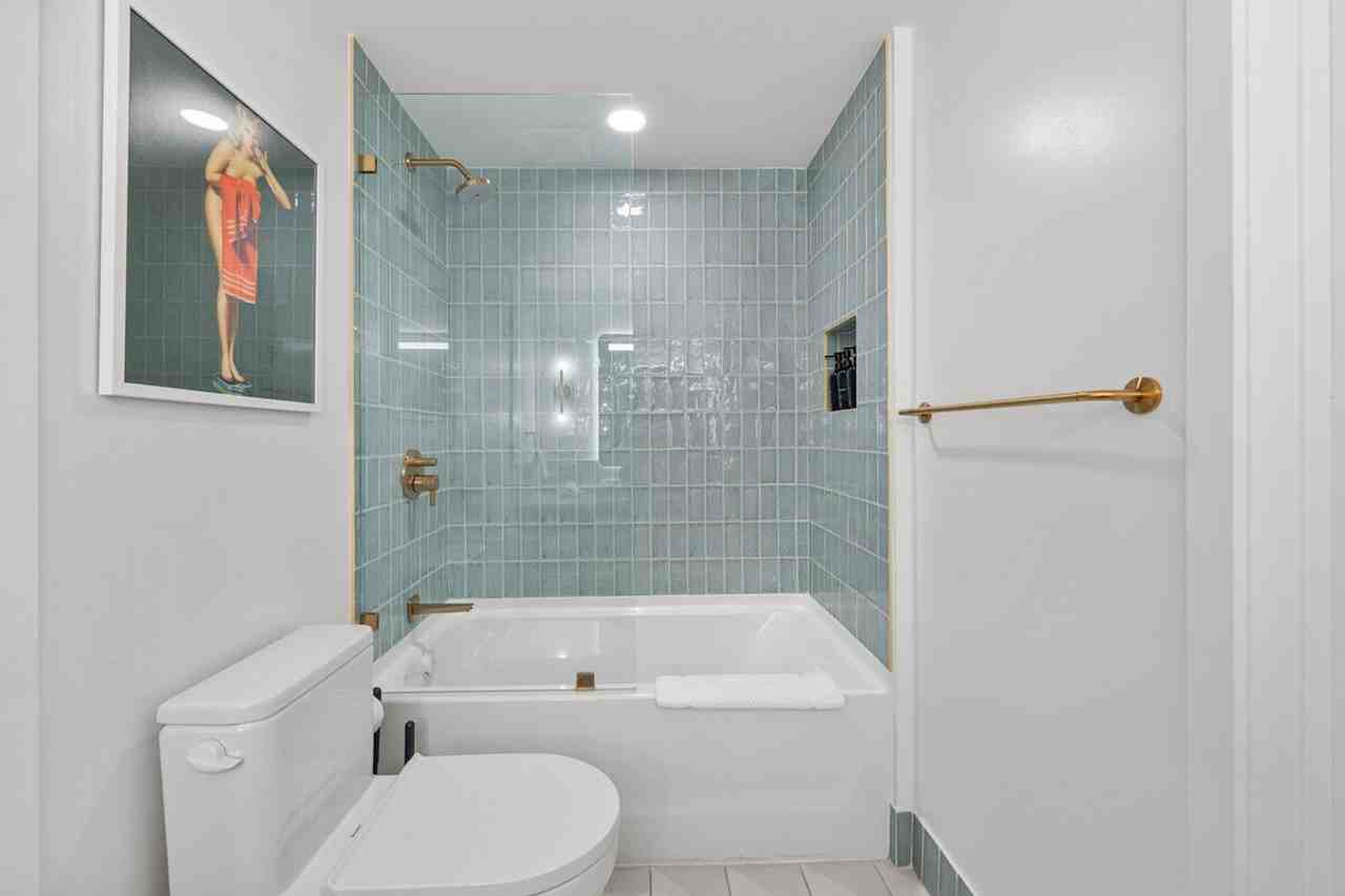 159 Ne 6th St #1540445P - Photo 6 of 32