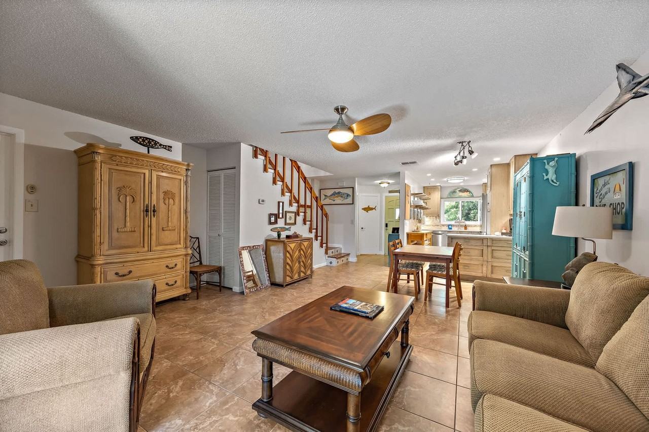 326 S 2nd St #1543007P - Photo 2 of 23