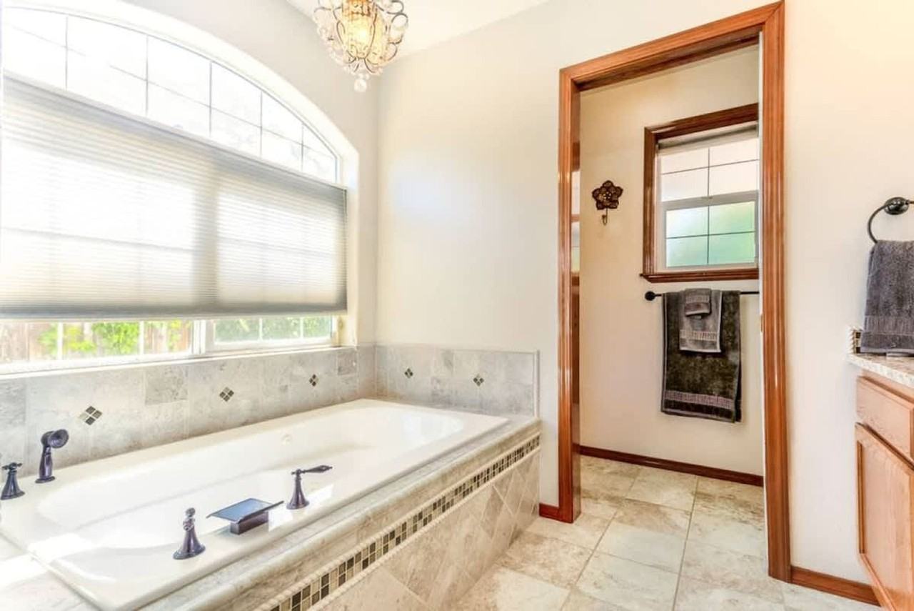 660 S Majestic View Dr #1542954P - Photo 3 of 14
