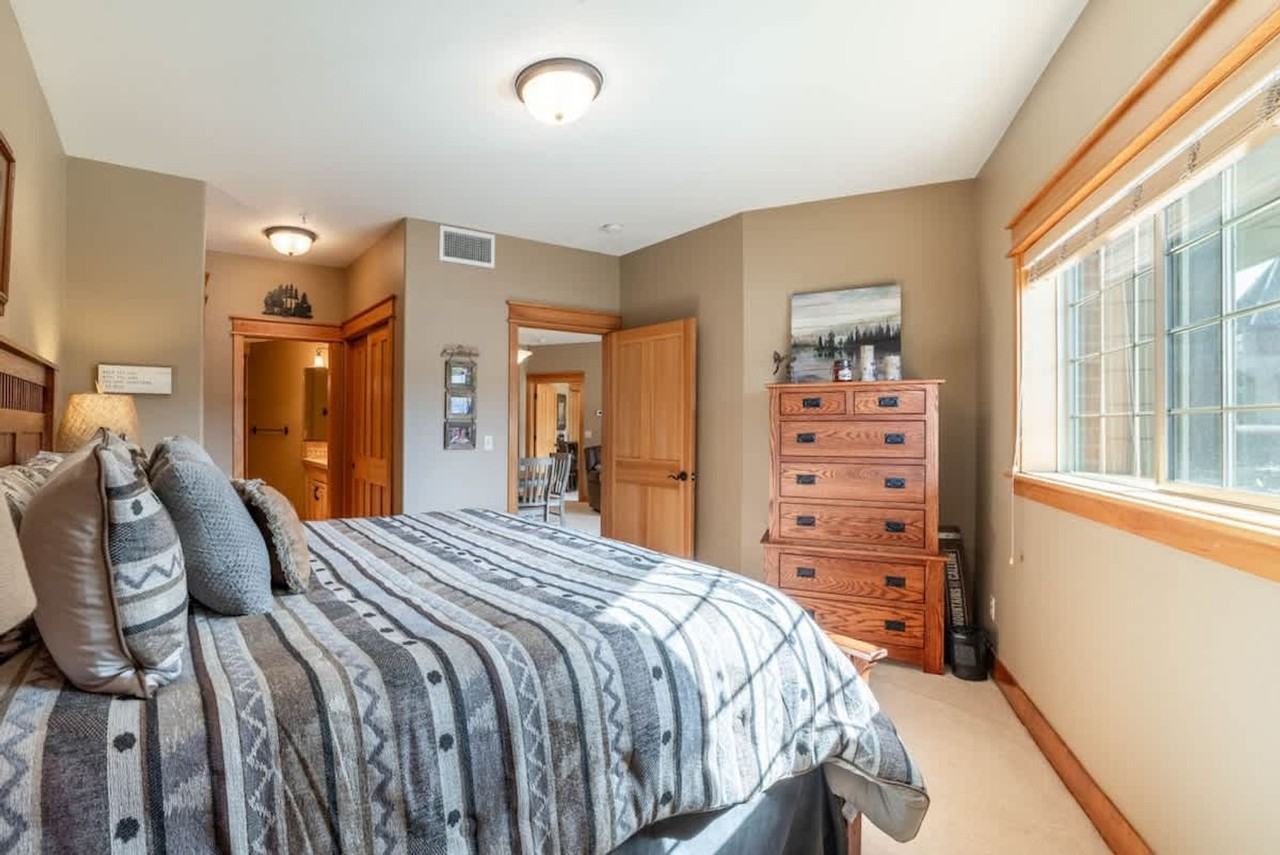 2145 N Main St #1542947P - Photo 5 of 17