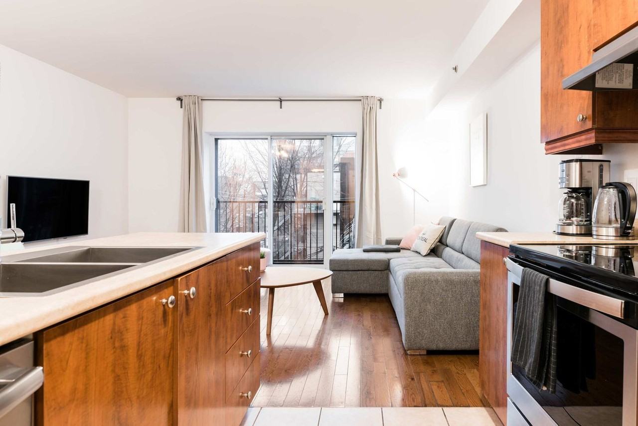 1407 Rue Aylwin #1543111P - Photo 2 of 13