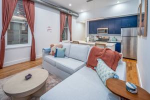 featured image of 1626 Pleasant St