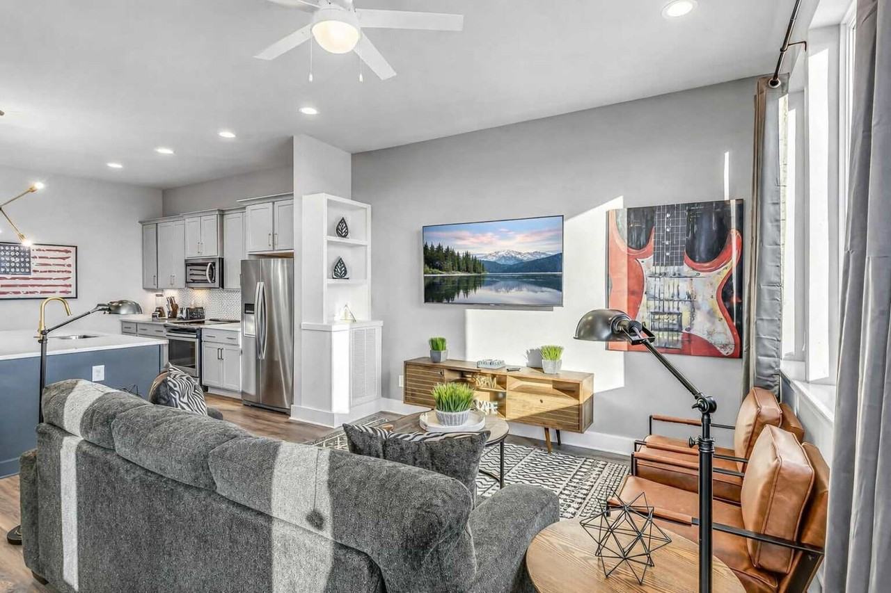 2133 24th Ave N #1051710P - Photo 4 of 25