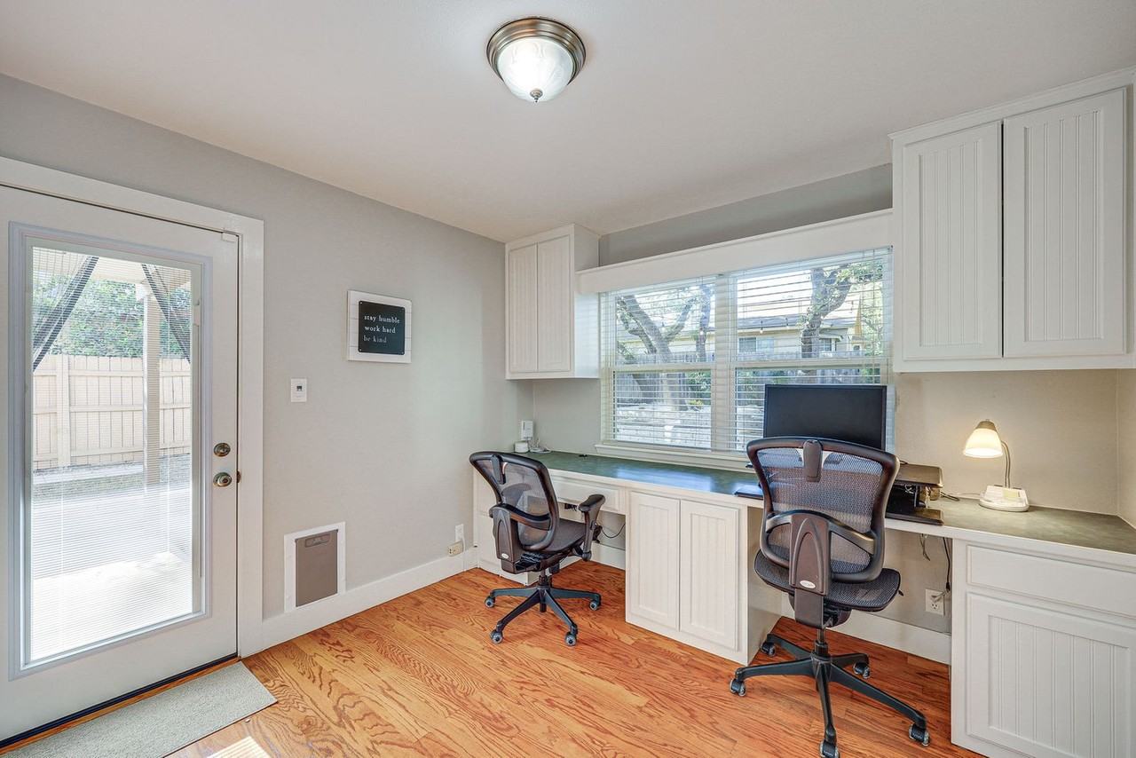 8411 Brixton #1546356P - Photo 3 of 27