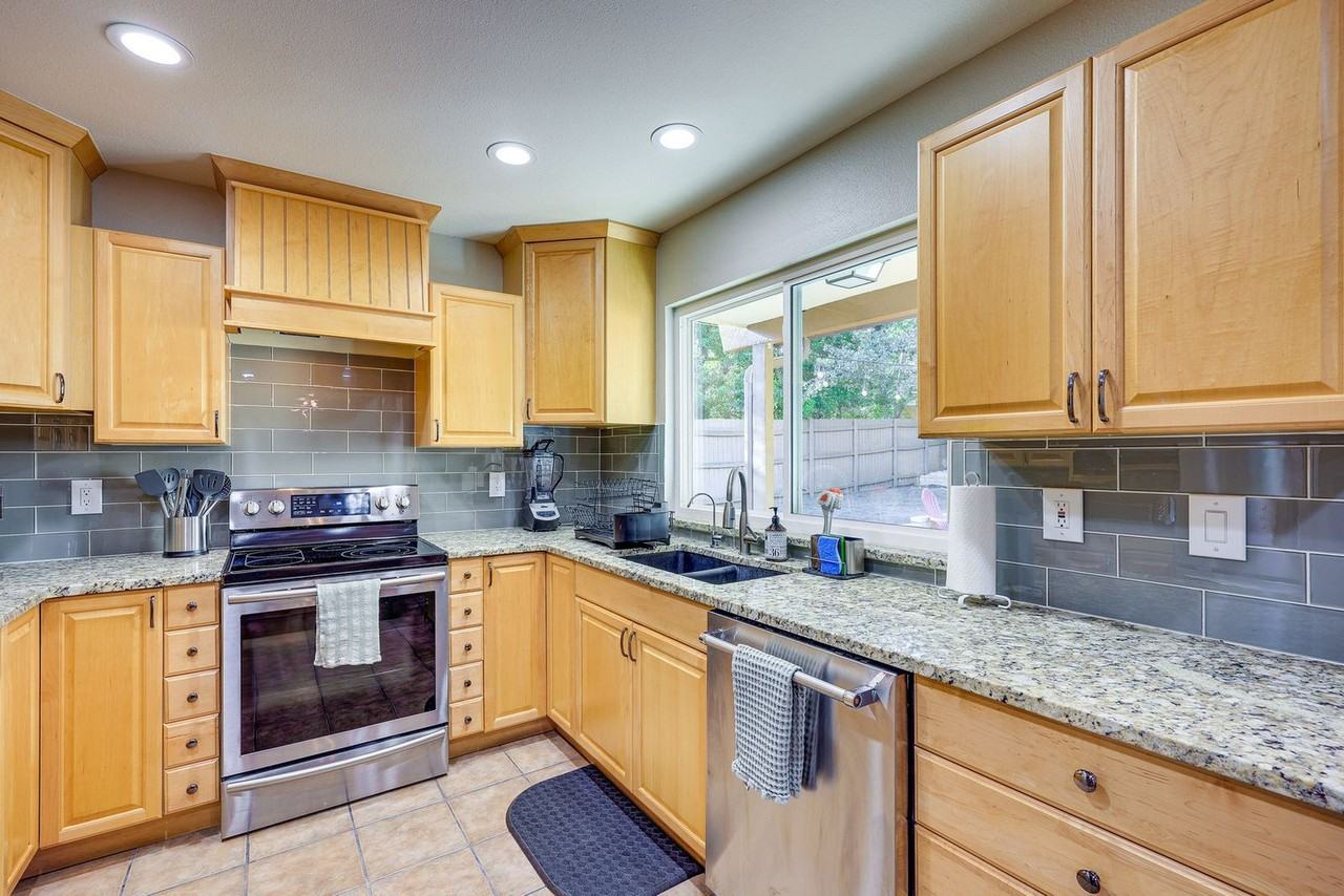 8411 Brixton #1546356P - Photo 6 of 27