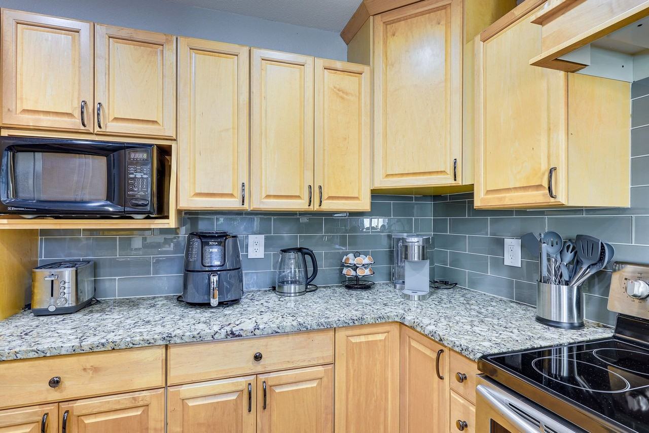 8411 Brixton #1546356P - Photo 7 of 27
