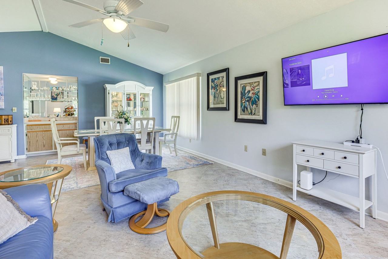 11651 Pointe Circle Dr #1546272P - Photo 3 of 18