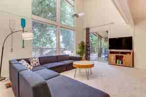 featured image of 2820 Greenway Dr