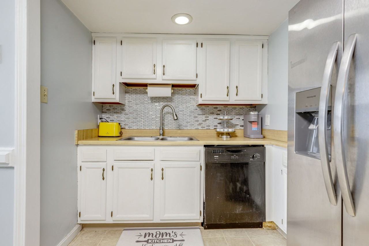 37 Bryn Mawr Ave #1546035P - Photo 6 of 11