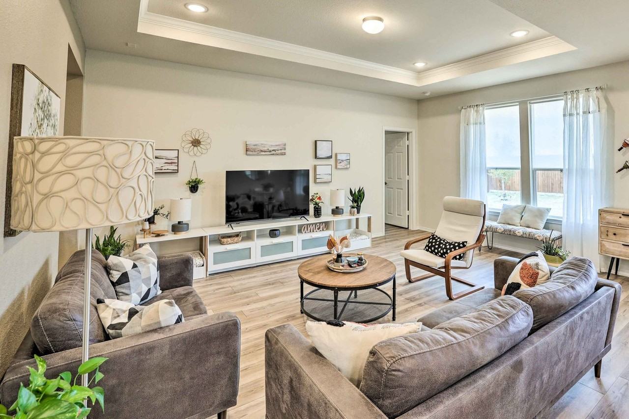 1129 Bluespire Dr #1545922P - Photo 2 of 18