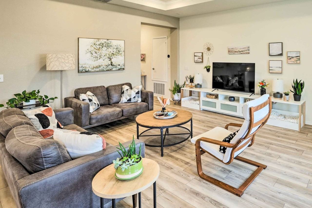 1129 Bluespire Dr #1545922P - Photo 3 of 18