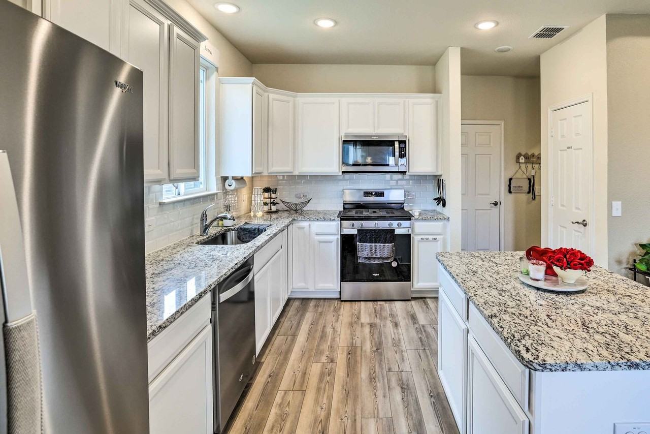 1129 Bluespire Dr #1545922P - Photo 7 of 18