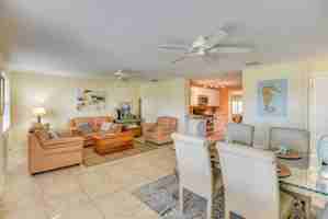 featured image of 8 Tropical Dr