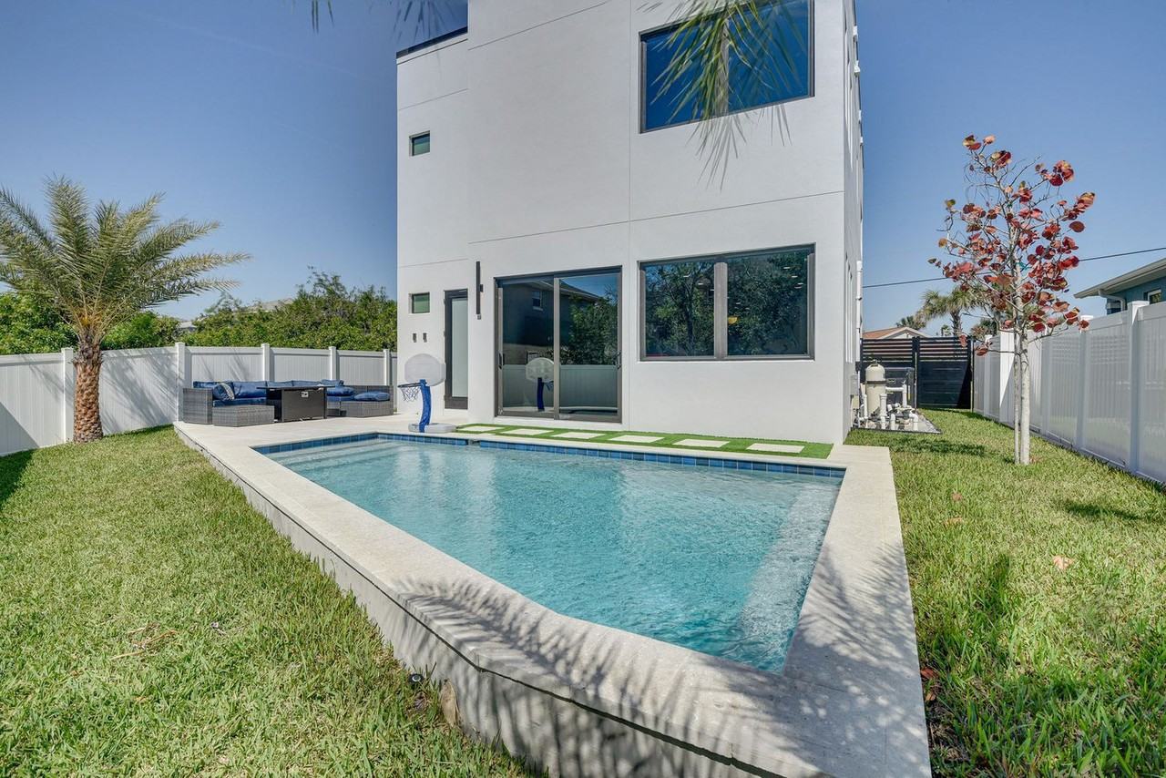 118 Via Madrid Dr #1546464P - Photo 4 of 20