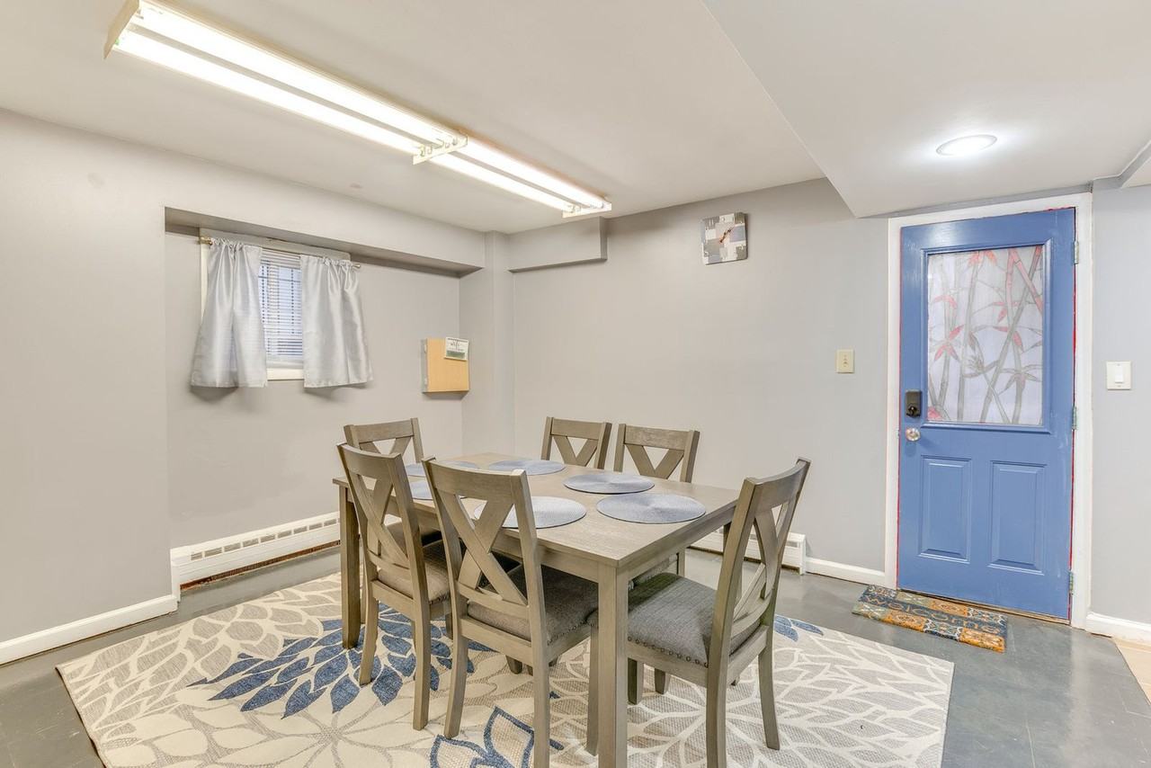 126 Gifford Ave #1546496P - Photo 5 of 17