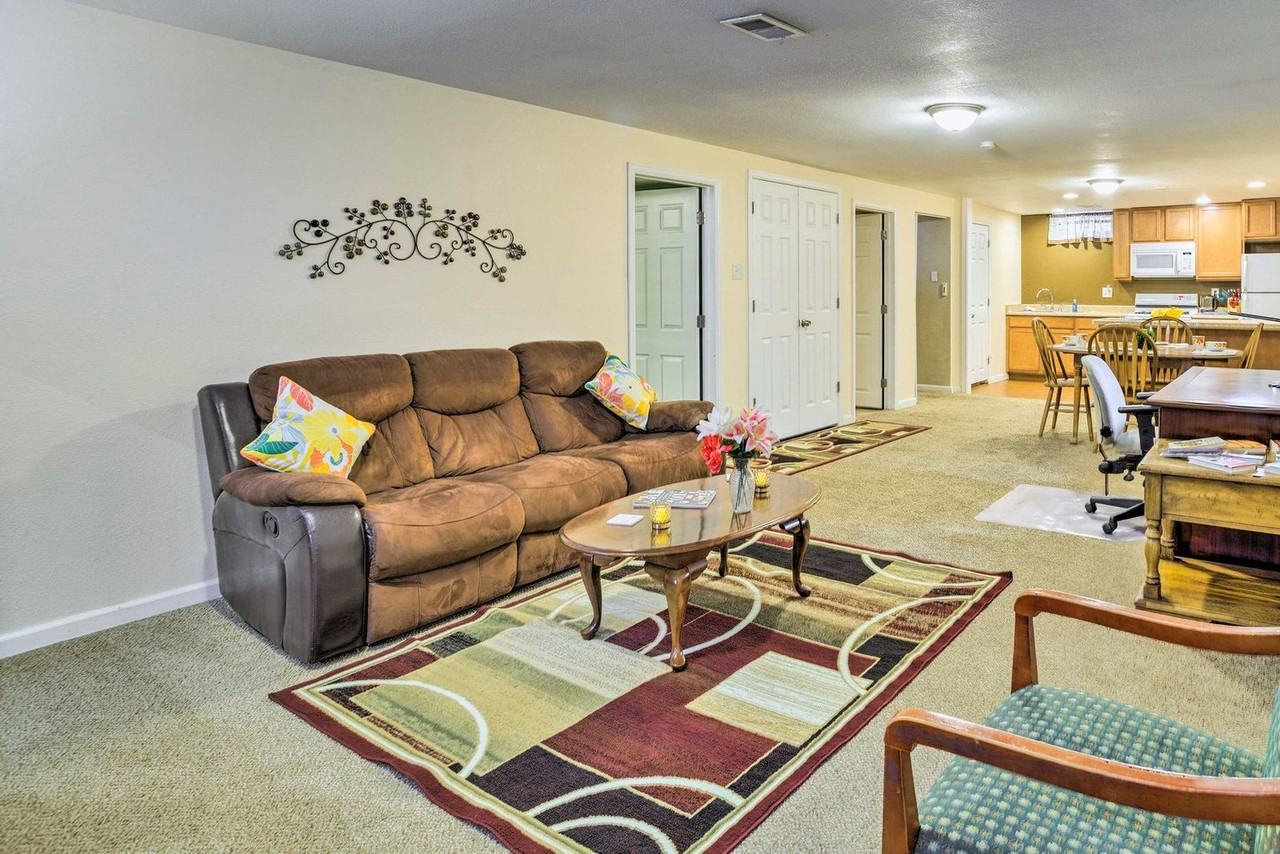 3560 Dahlia St #1546074P - Photo 3 of 18