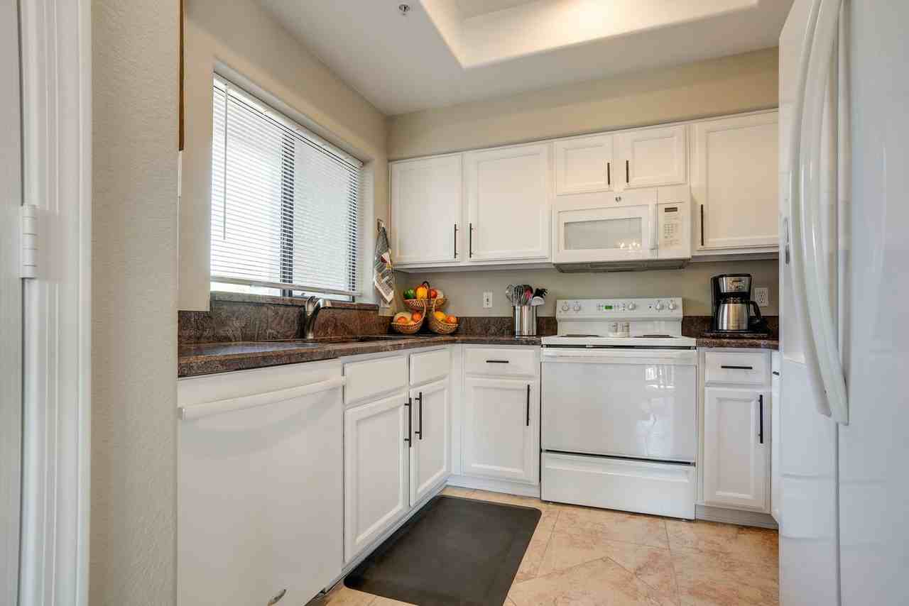 9151 W Greenway Rd #1545830P - Photo 6 of 18