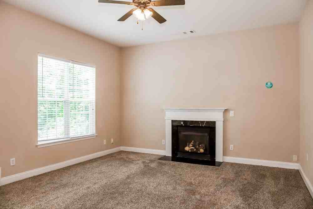10023 Montrose Dr Nw - Photo 4 of 17