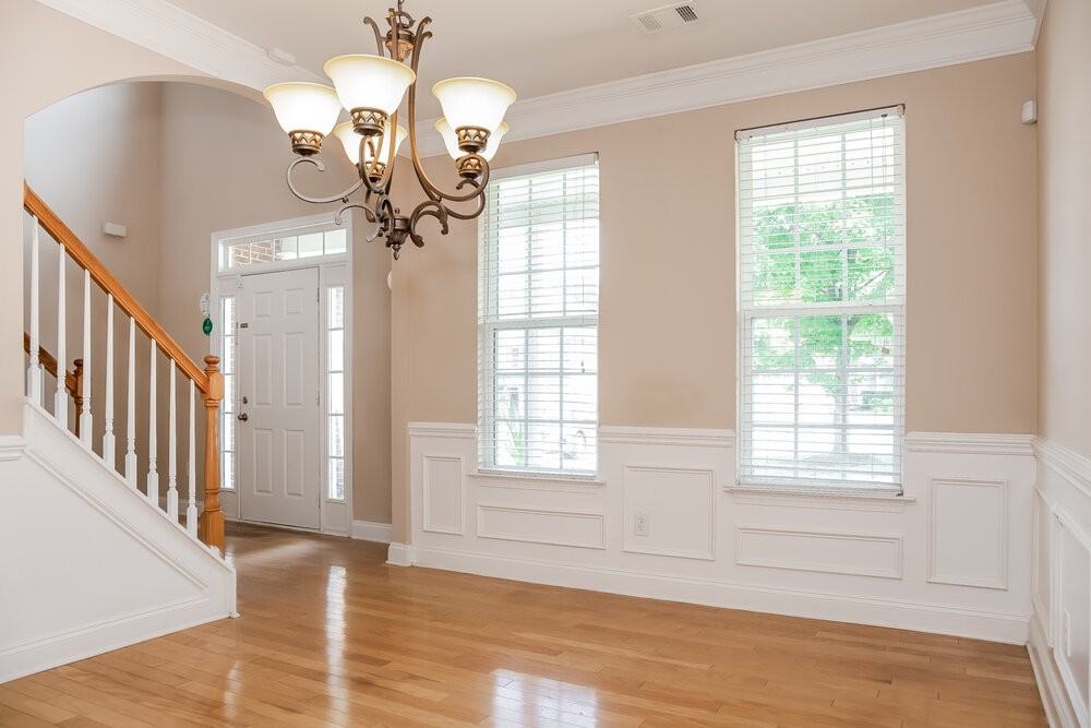 10023 Montrose Dr Nw - Photo 5 of 17