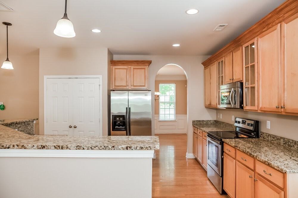 10023 Montrose Dr Nw - Photo 6 of 17