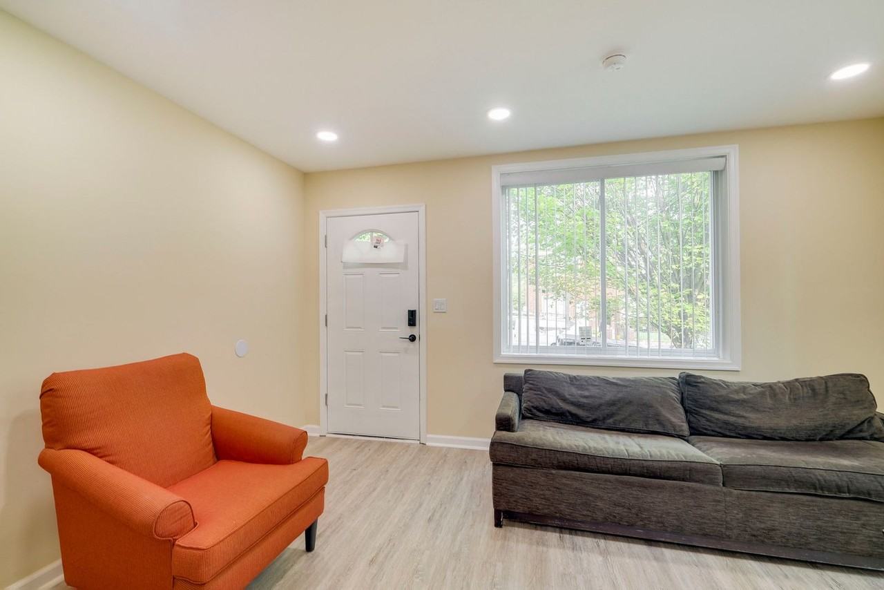 1559 41st St Se #1546448P - Photo 2 of 18