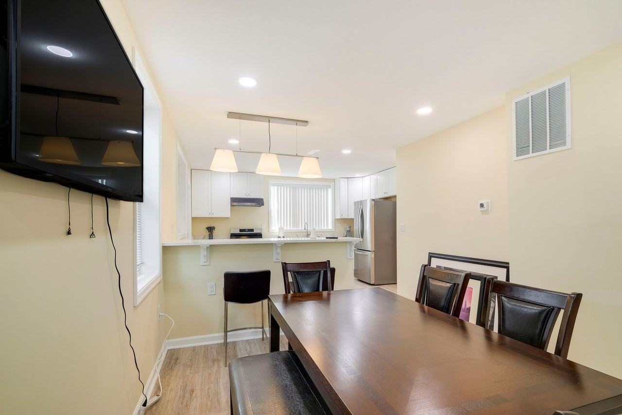 1559 41st St Se #1546448P - Photo 7 of 18
