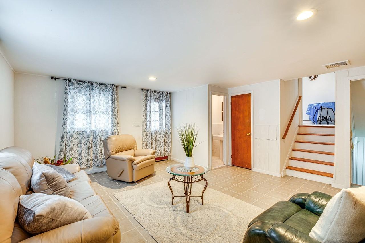 2851 Debra Way #1546266P - Photo 3 of 14
