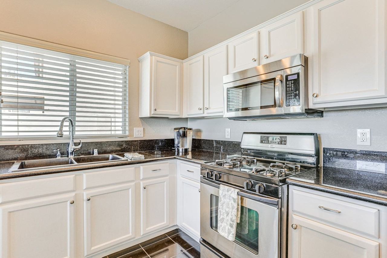 11882 W Washington St #1546460P - Photo 5 of 20