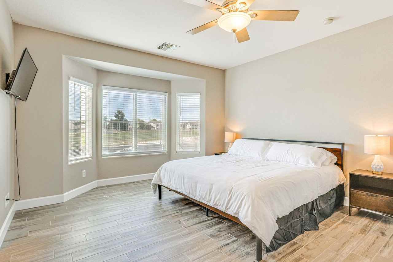 11882 W Washington St #1546460P - Photo 7 of 20