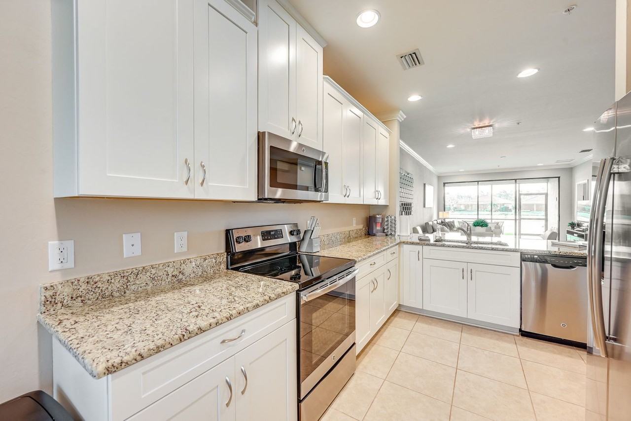 9413 Terresina Dr #1545934P - Photo 4 of 14