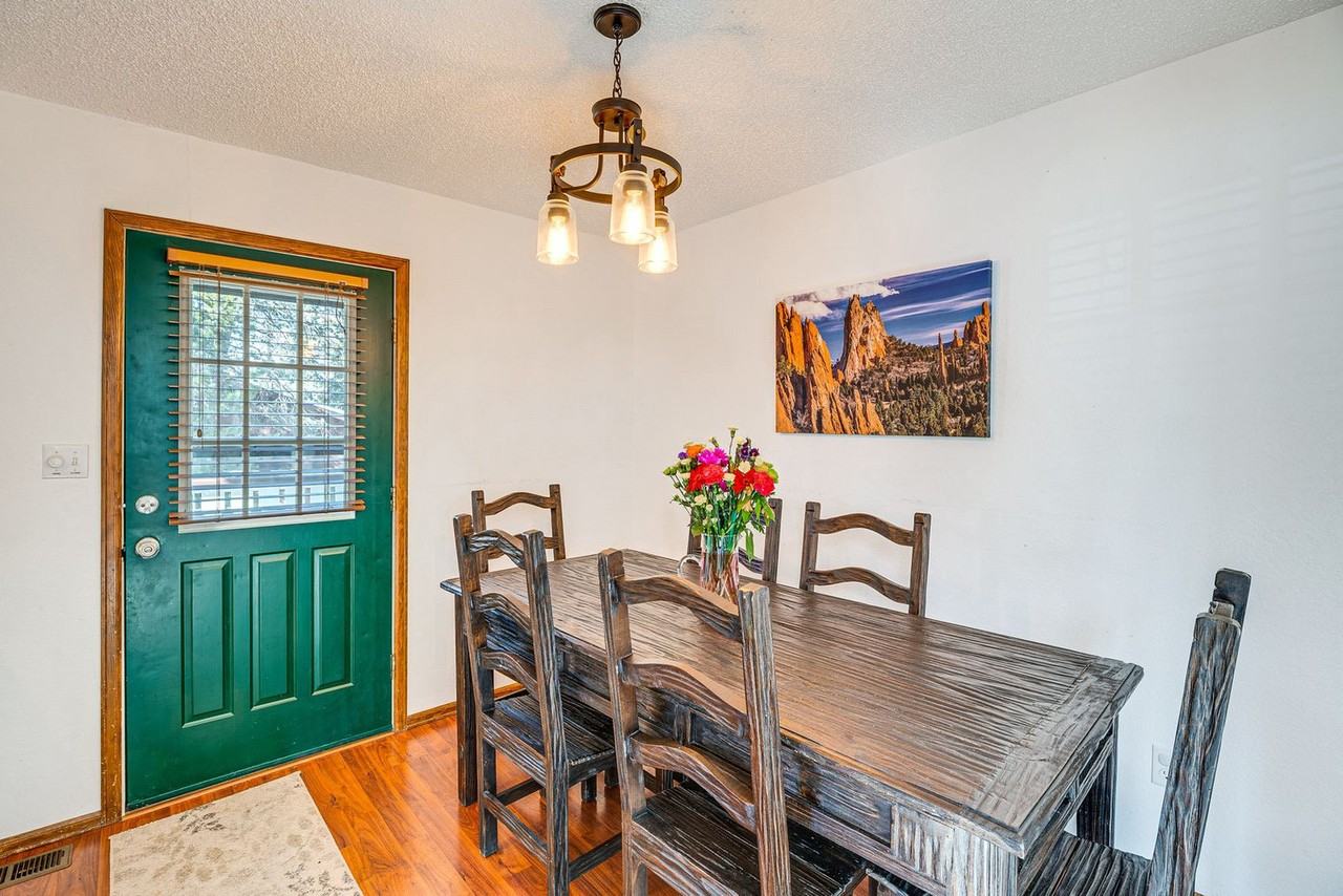 320 E Gunnison Ave #1545871P - Photo 4 of 22