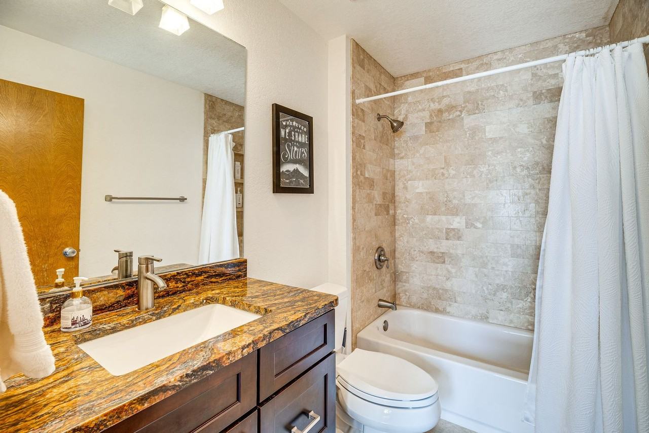 320 E Gunnison Ave #1545871P - Photo 7 of 22