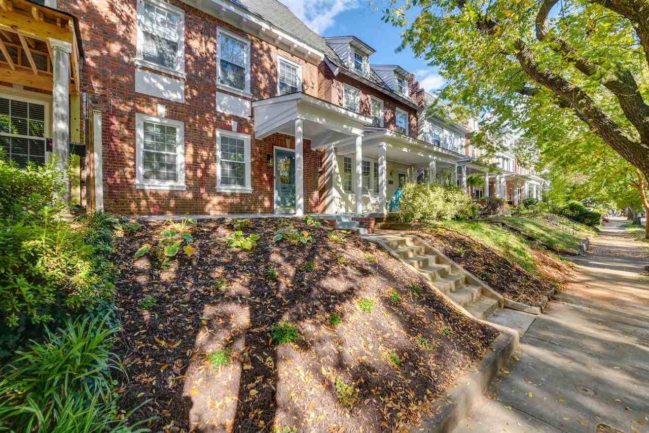2312 Rosewood Ave #1545975P - Photo 3 of 25